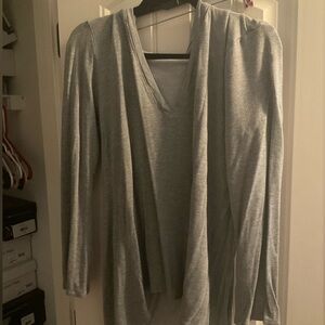 Women’s Size XL Gray Go Couture Gray Long Sleeve Hooded Tee